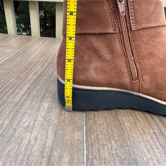 Clarks Sharon Salon Women Wedge Heel Ankle Booties Dark Tan Suede 7M - Picture 9 of 9